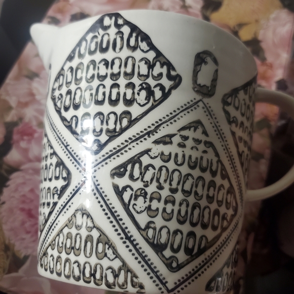 Beautiful Artisan Measuring Cup - Picture 3 of 10